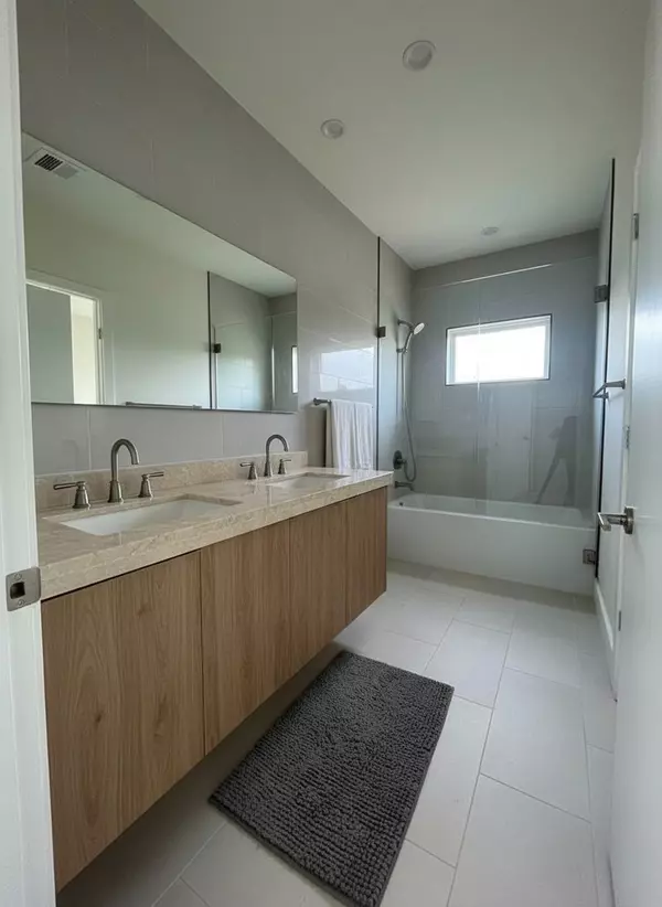 Houston, TX 77022,1230 Johnston ST