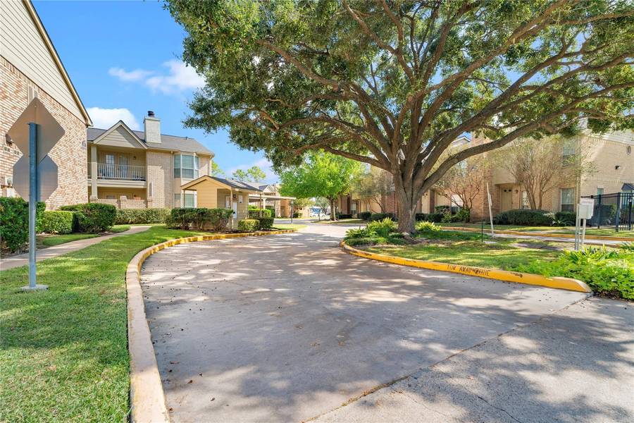 1515 Sandy Springs RD #1808, Houston, TX 77042