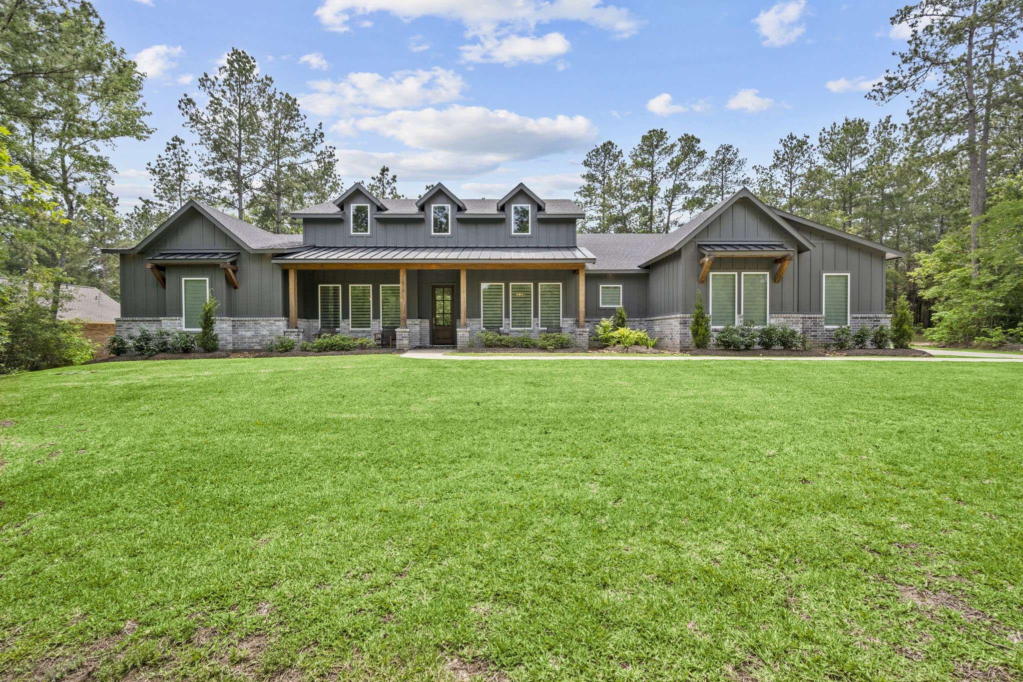 10760 Ruger RD,  Willis,  TX 77378