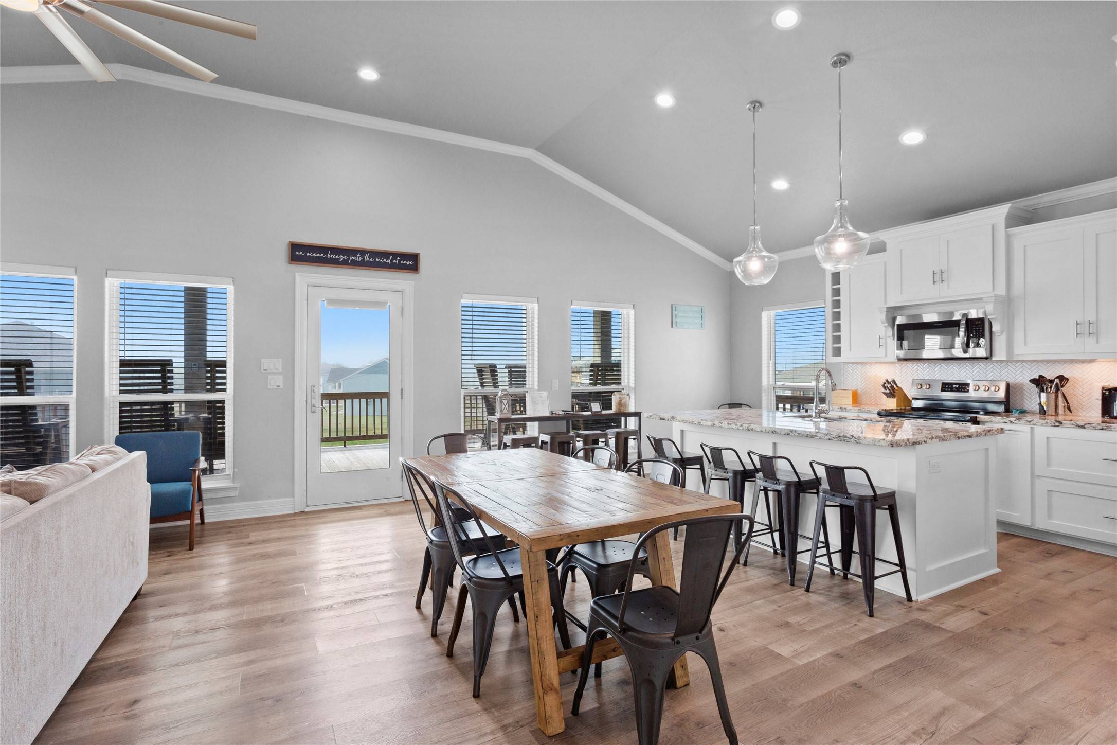 Crystal Beach, TX 77650,976 Mary Lynn