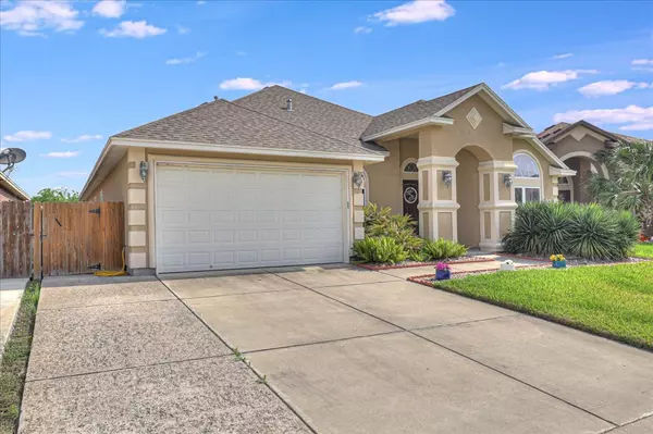 7522 South Lake DR, Corpus Christi, TX 78414