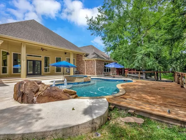 Lufkin, TX 75904,185 Westwood Lake DR