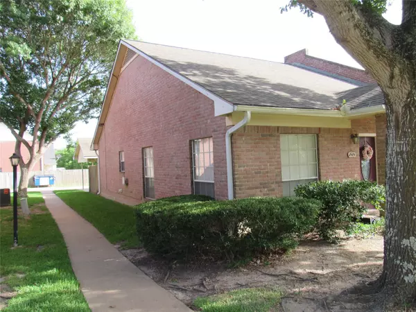 Brenham, TX 77833,2424 Stone Hollow DR