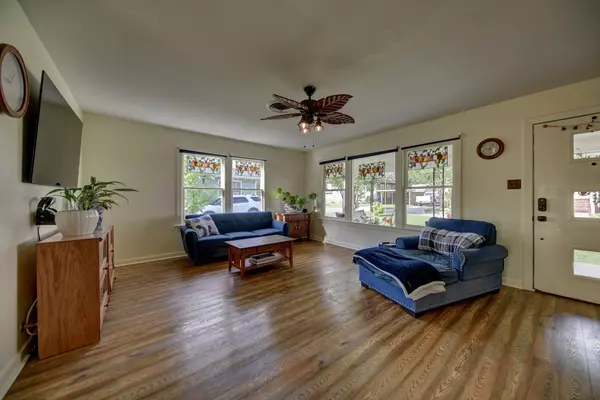 Brenham, TX 77833,905 Clinton Street