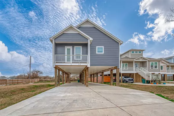 713 Baywood DR, Seabrook, TX 77586