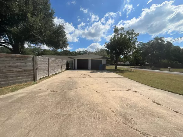 Hempstead, TX 77445,1445 10th ST