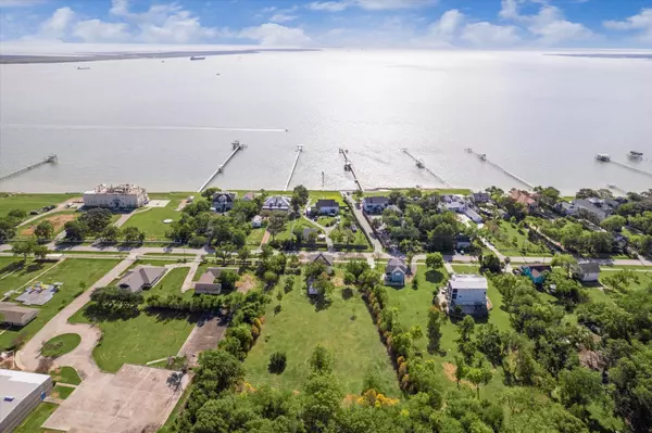 La Porte, TX 77571,618 Bayridge RD