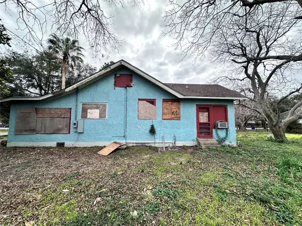 Texas City, TX 77590,104 9th AVE N