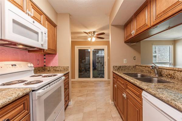 7600 Emmett F Lowry EXPY #801, Texas City, TX 77591