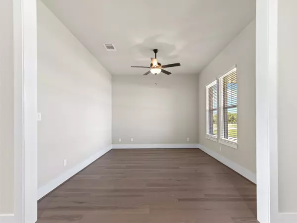 Smithville, TX 78957,111 Water Vessel CT