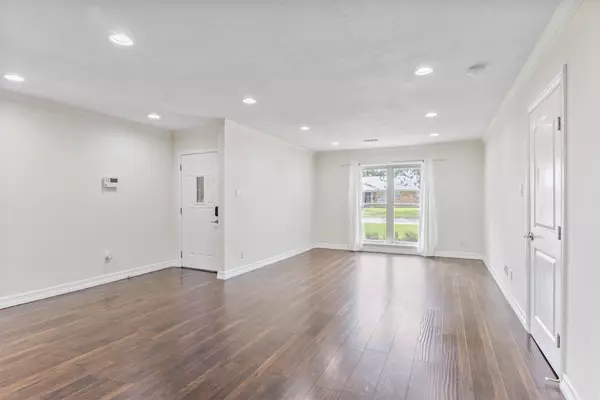 Houston, TX 77080,1918 Crestdale DR