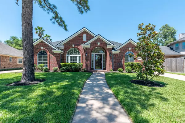 9318 Pearsall DR, Houston, TX 77064