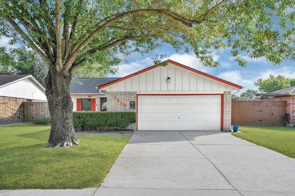 1210 Kenwick PL,  Pasadena,  TX 77504