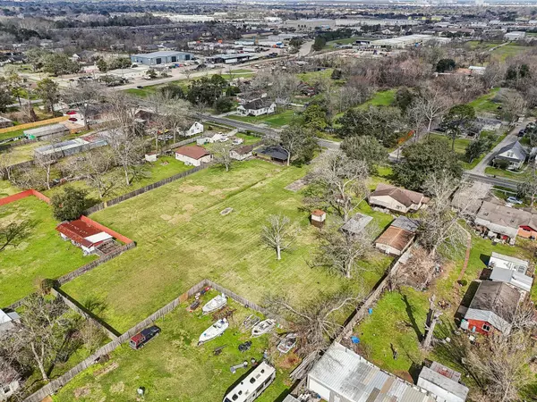 Pasadena, TX 77503,5230 Pine AVE