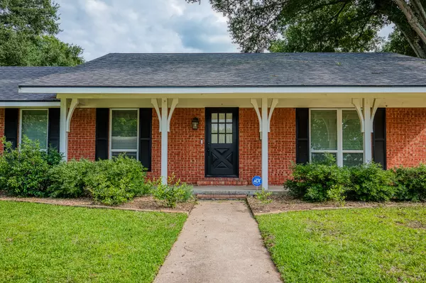 Brenham, TX 77833,904 Mae WAY