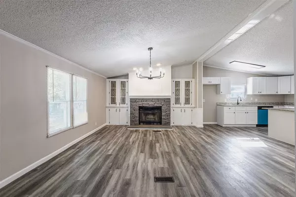 Montgomery, TX 77316,853 Queenswood ST