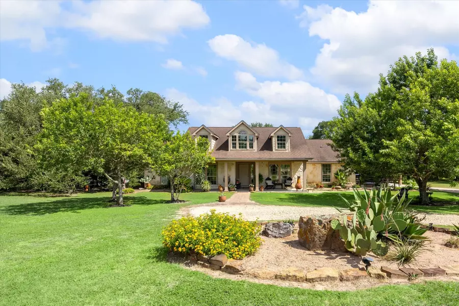 245 Christmas RD E, Brenham, TX 77833