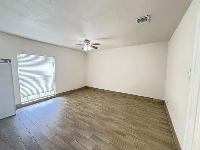 Houston, TX 77072,7225 Cook RD