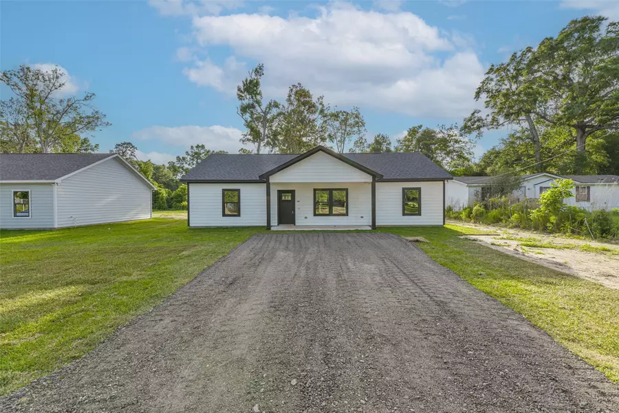106 County Road 3704, Splendora, TX 77372