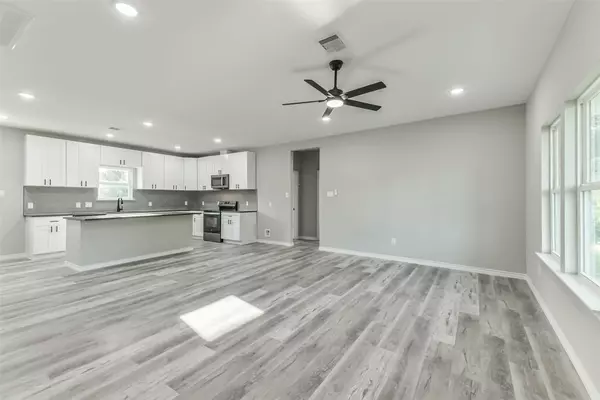 Splendora, TX 77372,106 County Road 3704