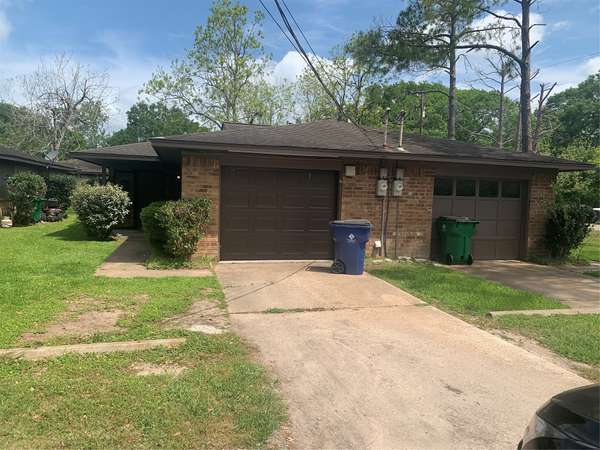 717-719 Cincinnati ST, Angleton, TX 77515