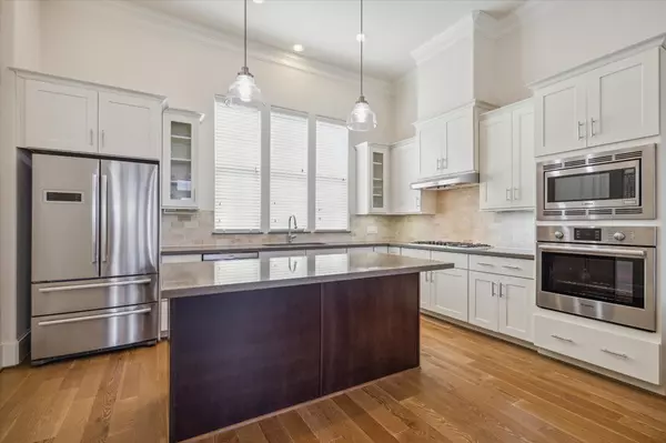 9520 London Bridge STA, Houston, TX 77045