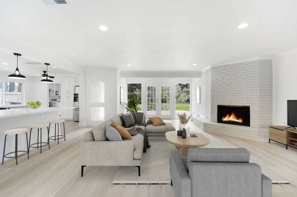 23 Gessner RD,  Houston,  TX 77024