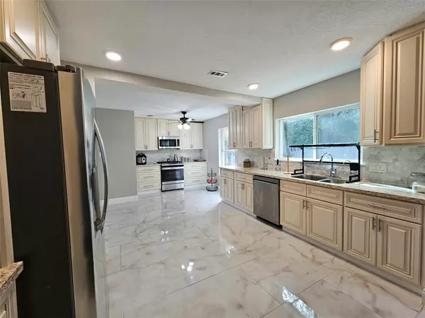 Houston, TX 77598,15358 Mcconn ST