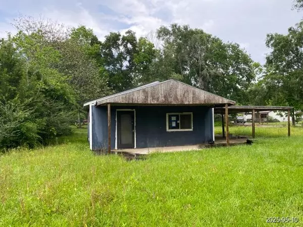 201 W Oak, Daisetta, TX 77533