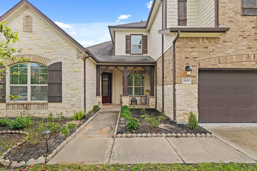 2603 Sunshade CT, Pearland, TX 77584