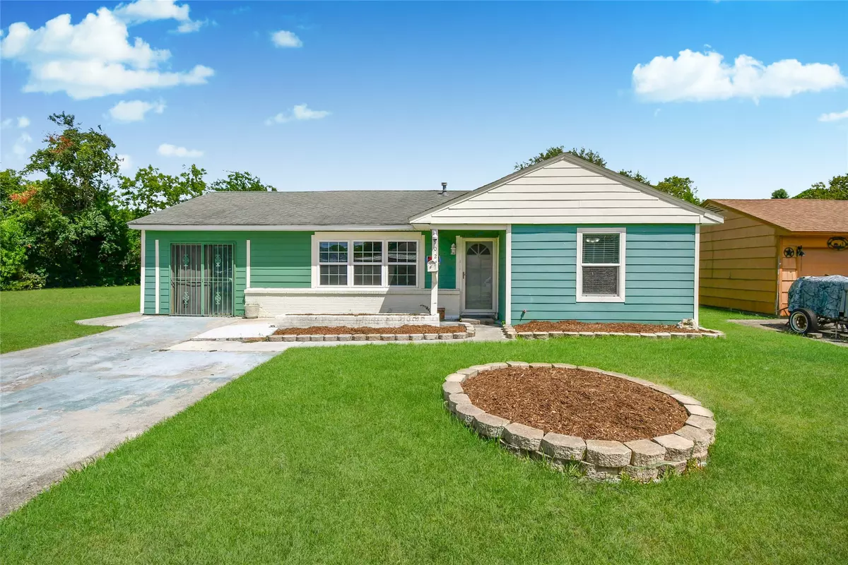 Baytown, TX 77520,1902 W Gulf ST