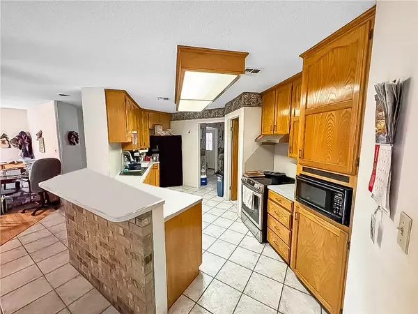 Inez, TX 77968,839 Live Oak DR