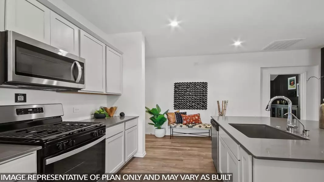 686 Daniels Lake LN, Dayton, TX 77535