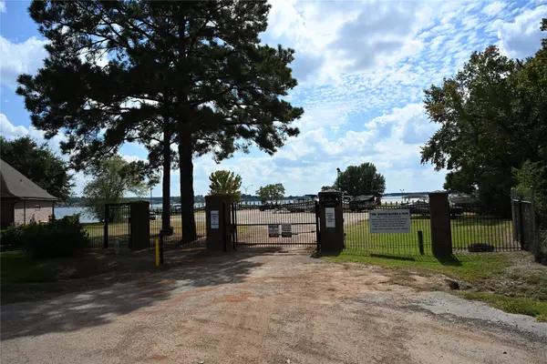 Willis, TX 77318,NA West Shore Drive