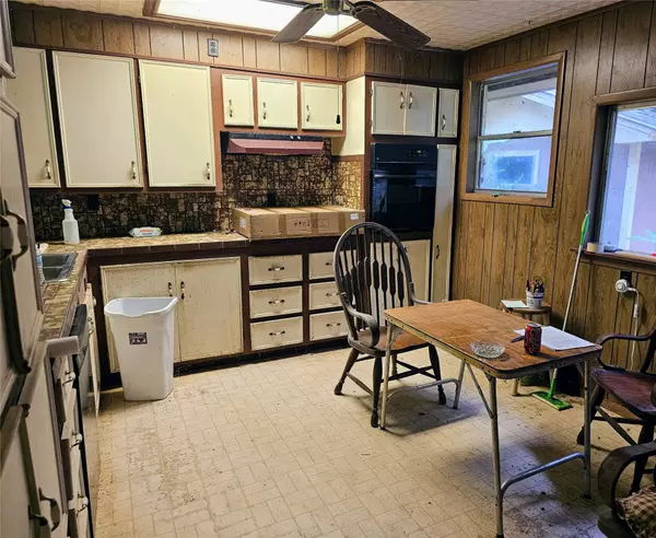 Ivanhoe, TX 75979,231 Stonehenge DR