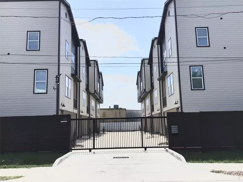 2109 Marnel RD #G, Houston, TX 77055
