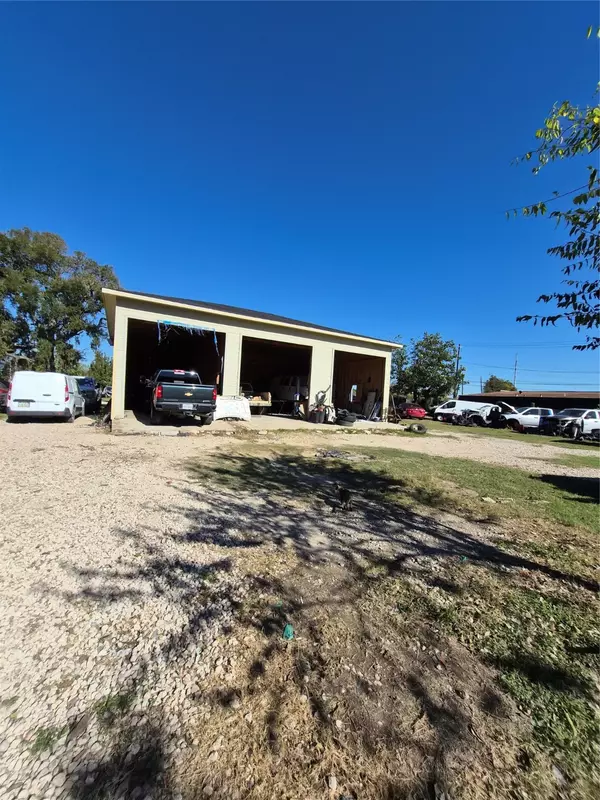 Houston, TX 77017,8846 Howard DR