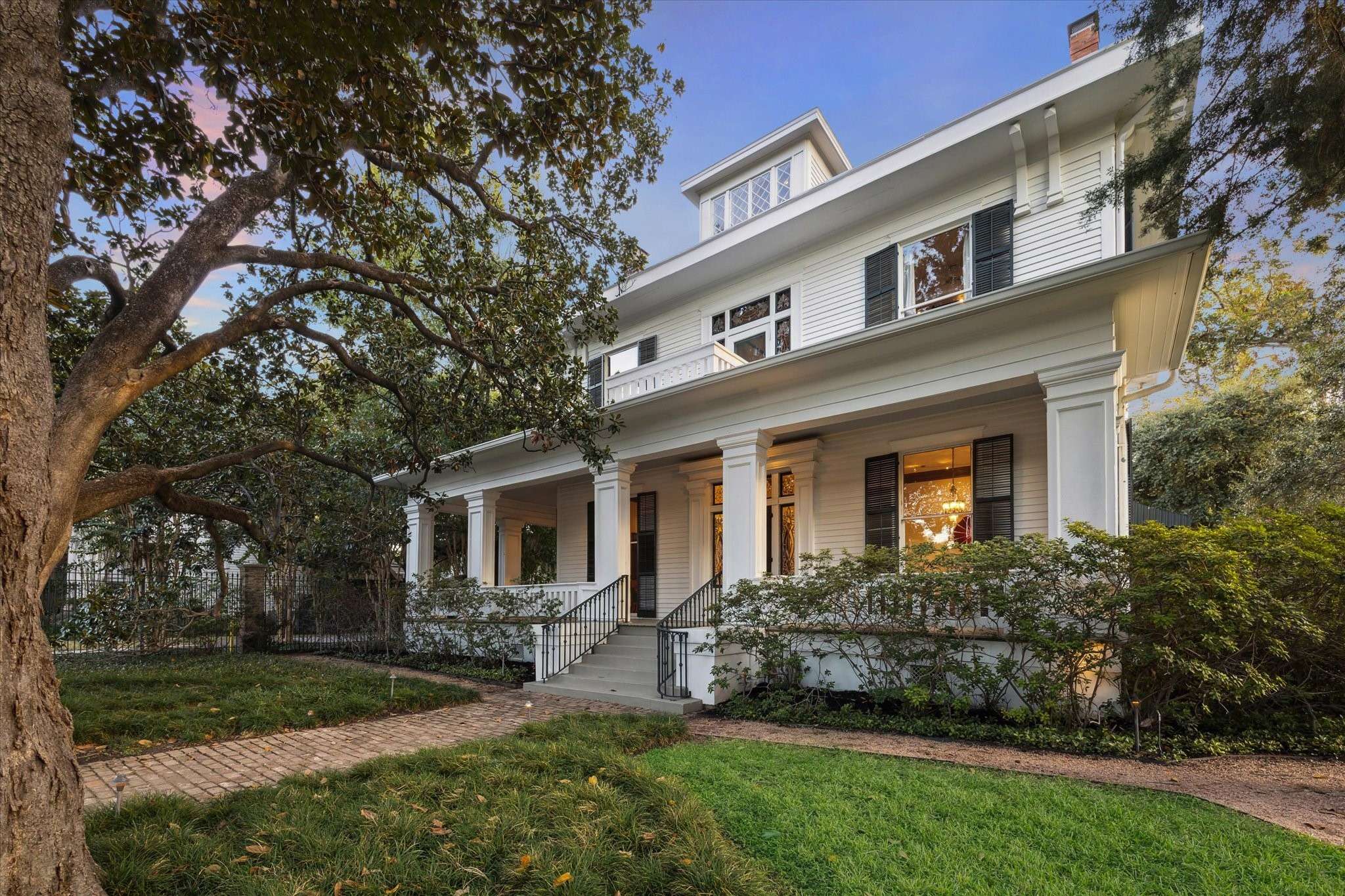 232 Emerson ST,  Houston,  TX 77006
