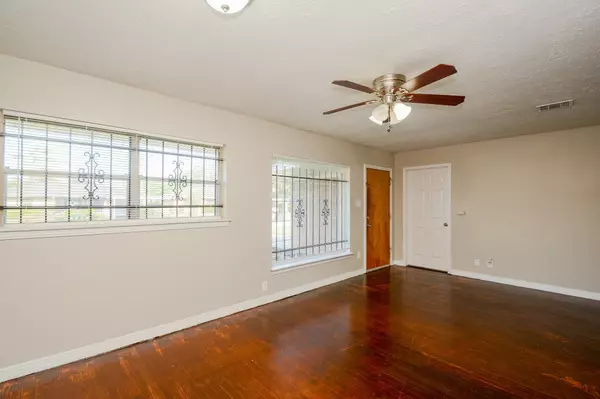 Houston, TX 77016,10214 Rockaway DR