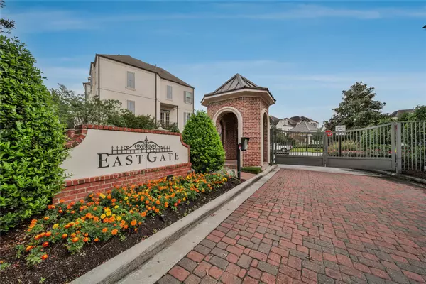 42 Wooded Park PL, The Woodlands, TX 77380