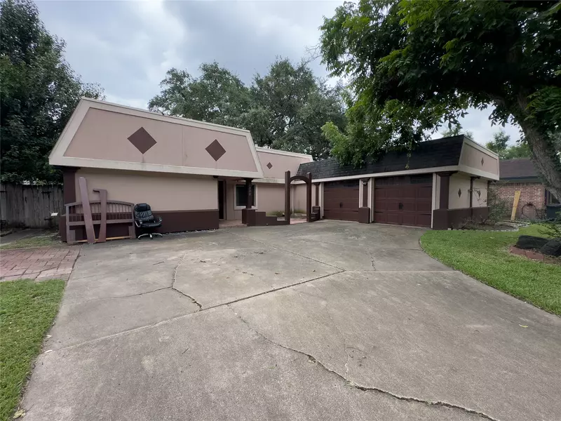 1330 Bellgrove DR, Seabrook, TX 77586