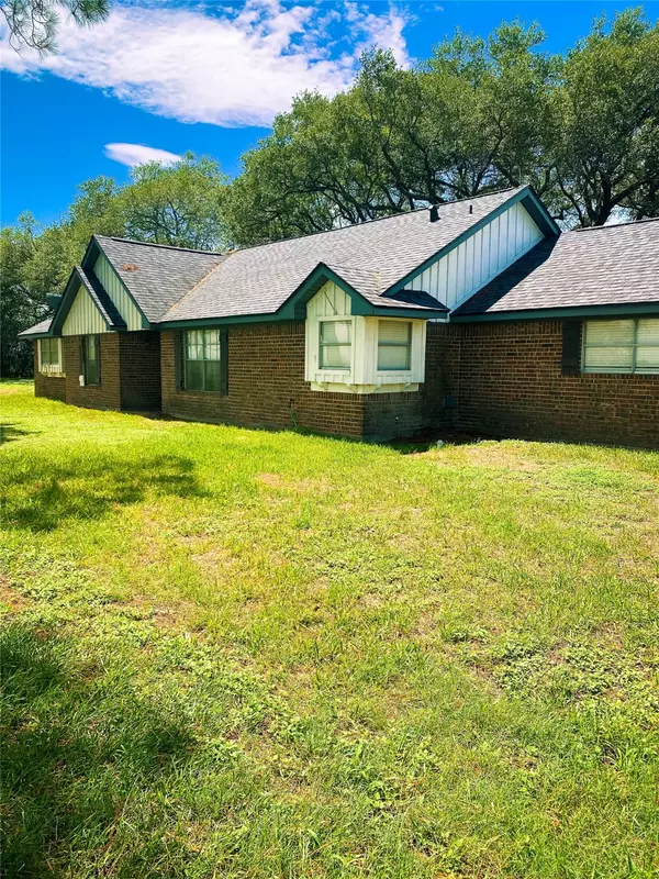 East Bernard, TX 77435,3119 CR 289
