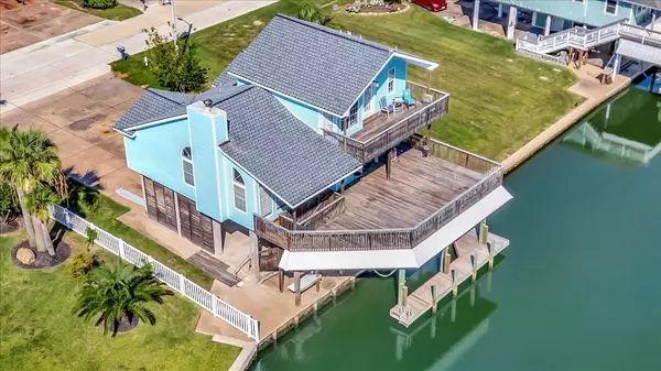 1319 Hawaii DR, Galveston, TX 77554