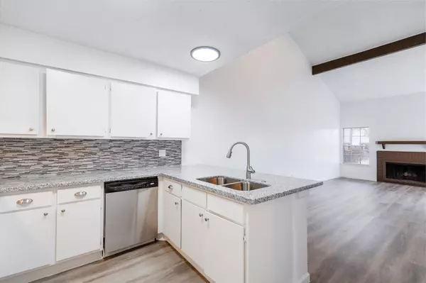 12232 Bob White DR, Houston, TX 77035