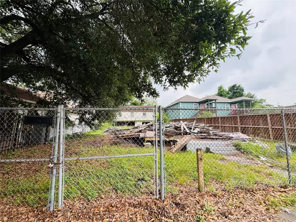 7820 Canal ST, Houston, TX 77012