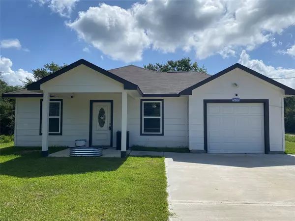 29522 Loch Ness DR, Hempstead, TX 77445