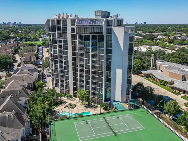 1111 Bering DR #703, Houston, TX 77057