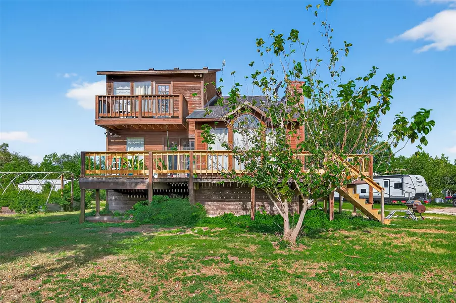 6250 N Mallard DR, Fulshear, TX 77441