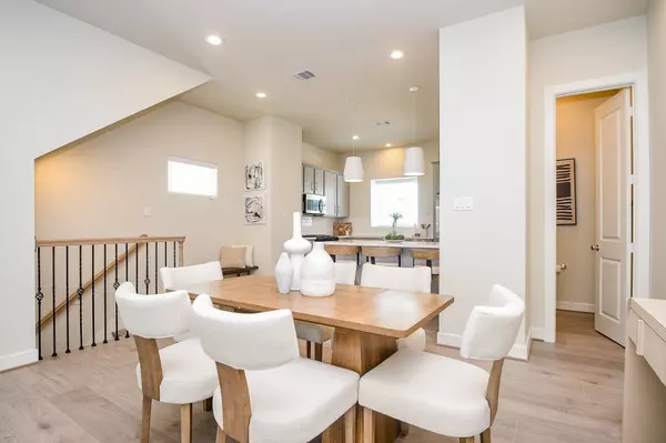 Houston, TX 77011,139 Eastwood ST