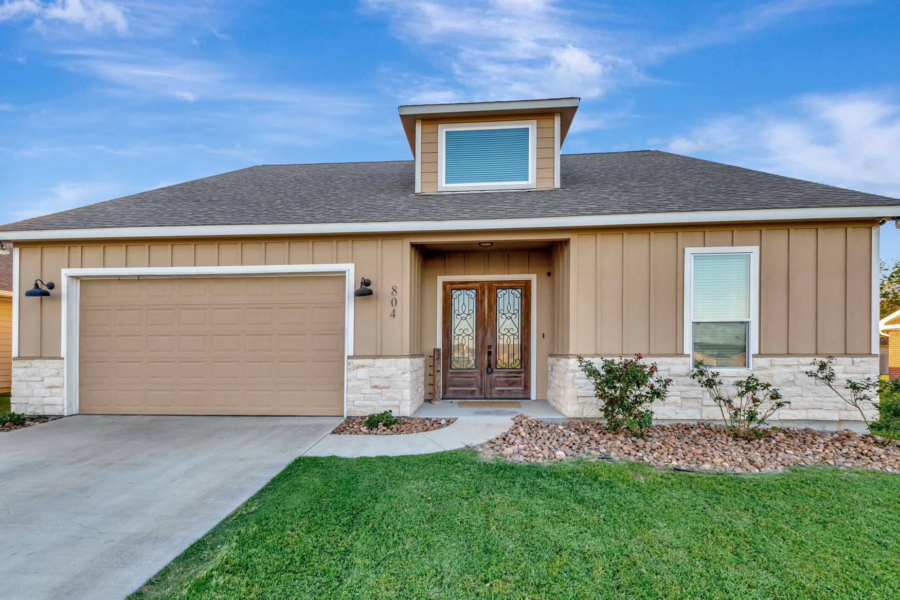 Edna, TX 77957,804 Catclaw LN